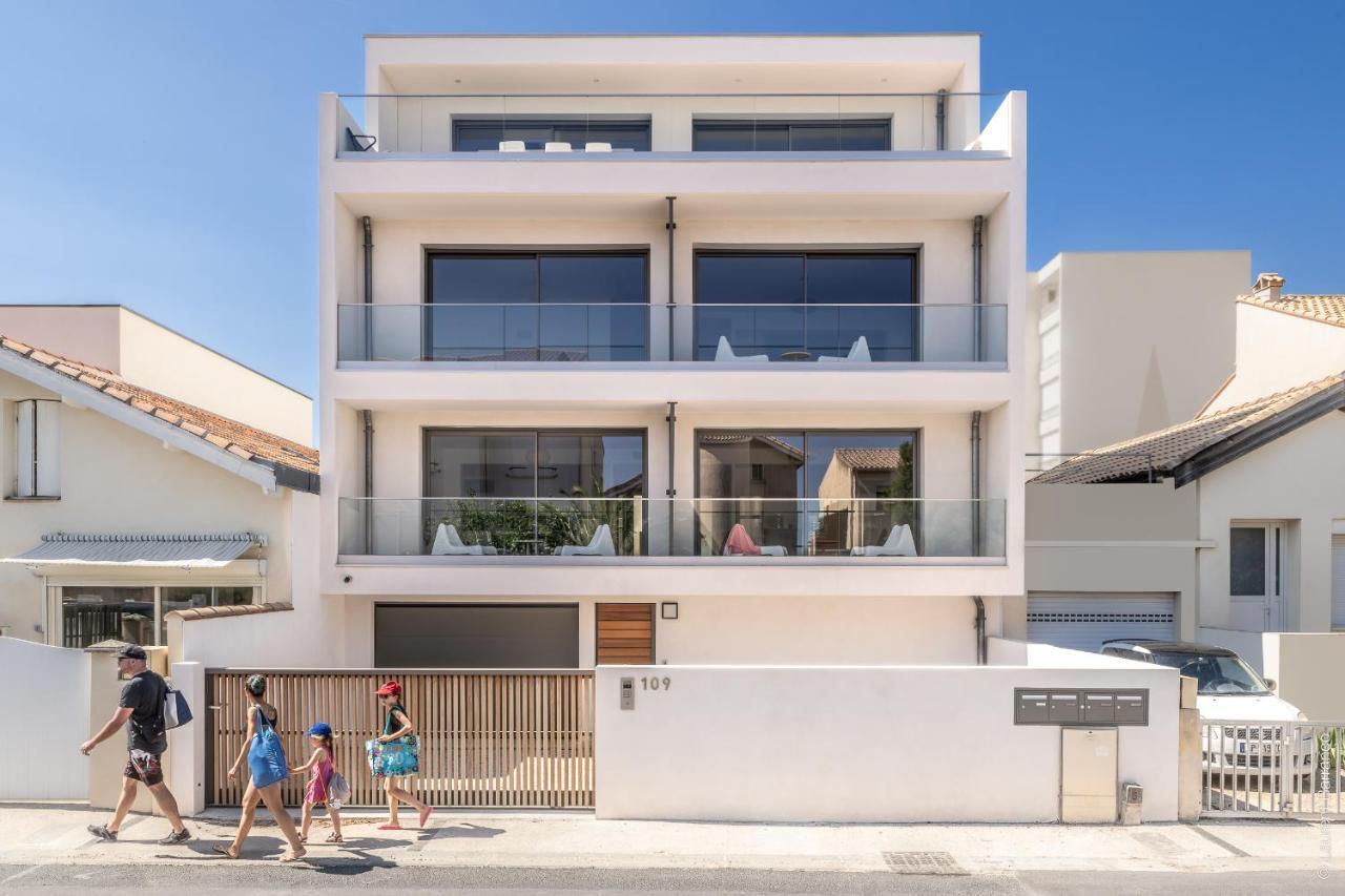 Superbe T2 neuf, climatisé 2nd ligne, balcon, jardin, prestations haut de gamme Carnon-Plage Esterno foto